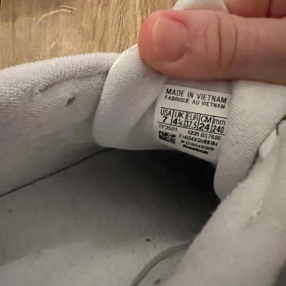 Reebok Women’s Classic White Leather Sneakers - Picture 6 of 6